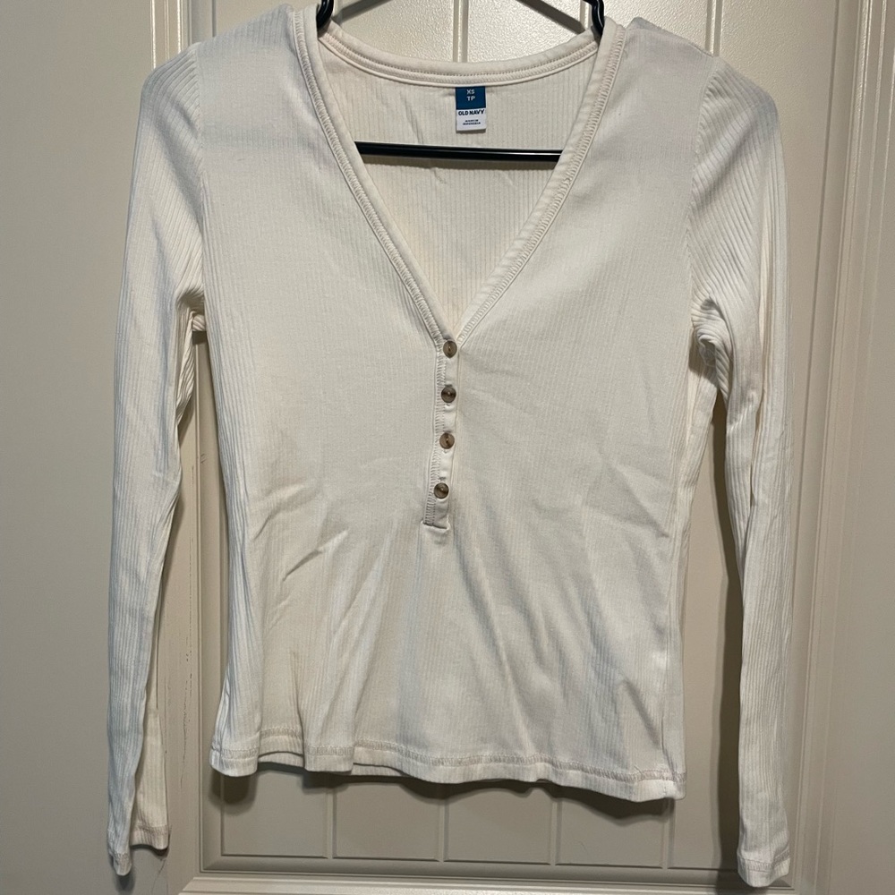 Ribbed Long Sleeve with Buttons